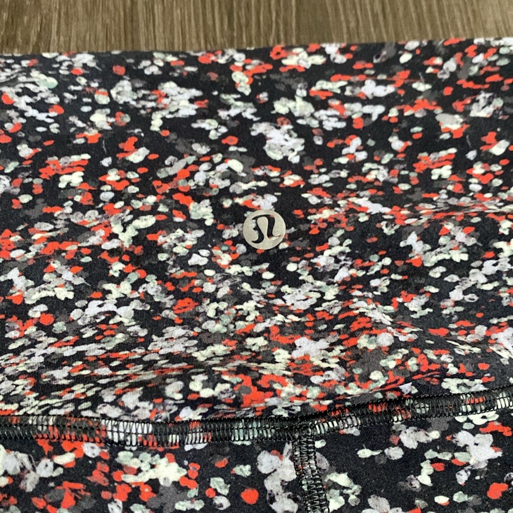 Lululemon Align Crop *21"
Water Blossom Multi Size 4 - Picture 6 of 7